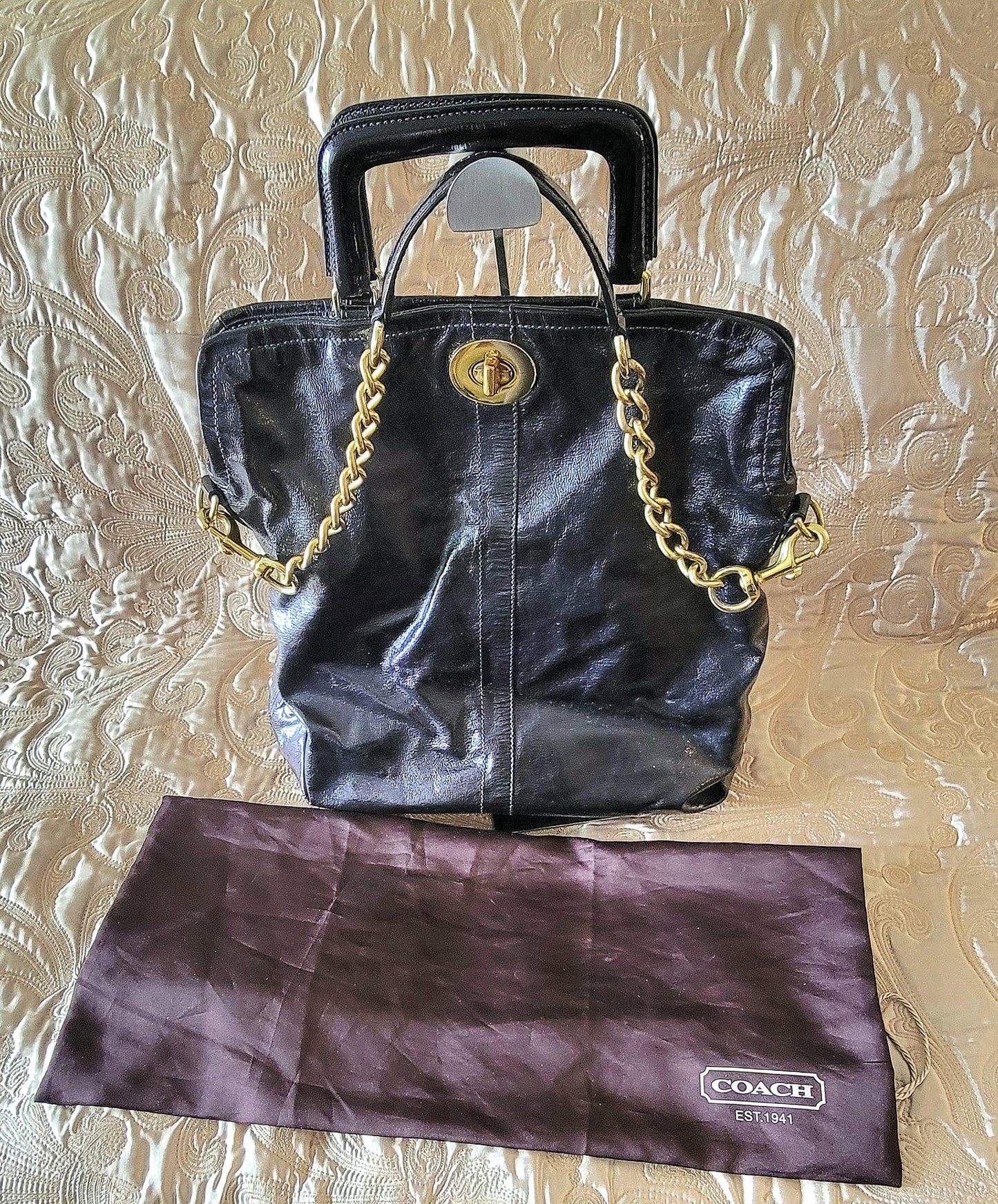 Coach: Leather Shoulder/Hand-bag with detachable gold chain strap