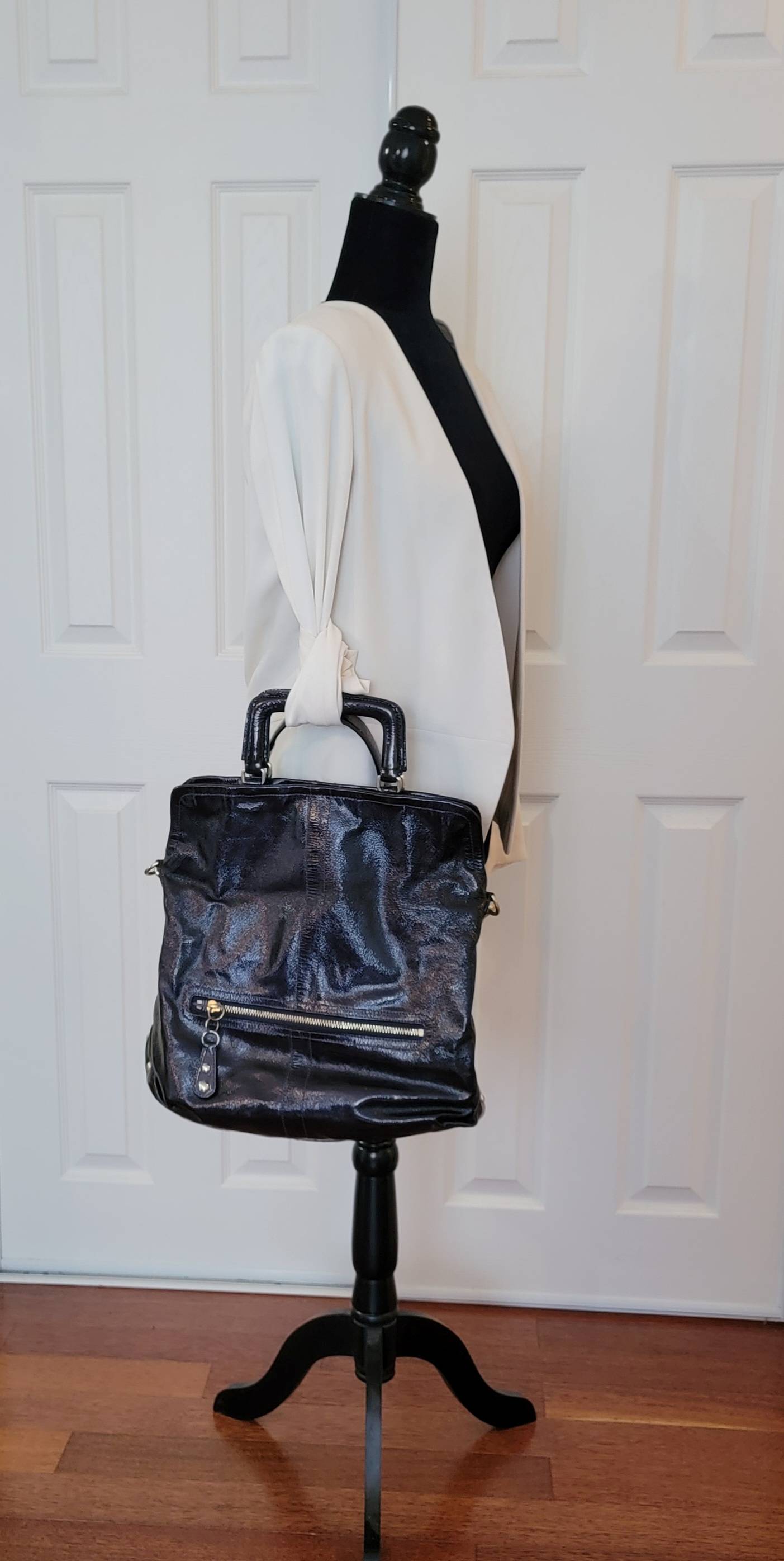 Coach: Leather Shoulder/Hand-bag with detachable gold chain strap