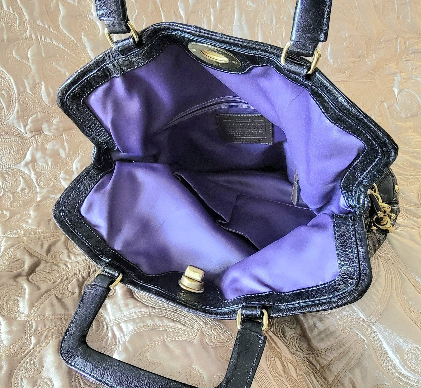 Coach: Leather Shoulder/Hand-bag with detachable gold chain strap