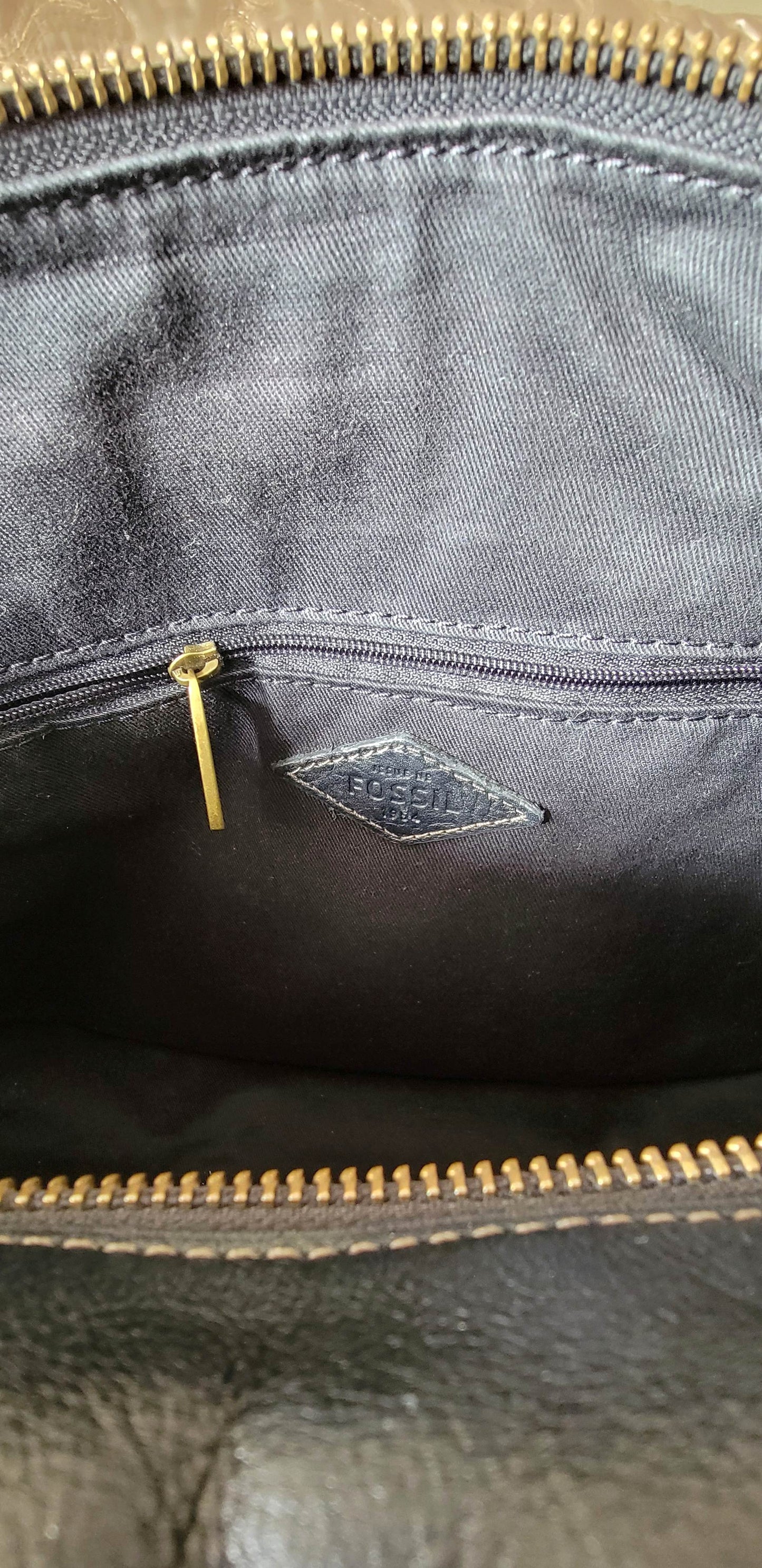 Fossil: Black Leather Shoulder Bag