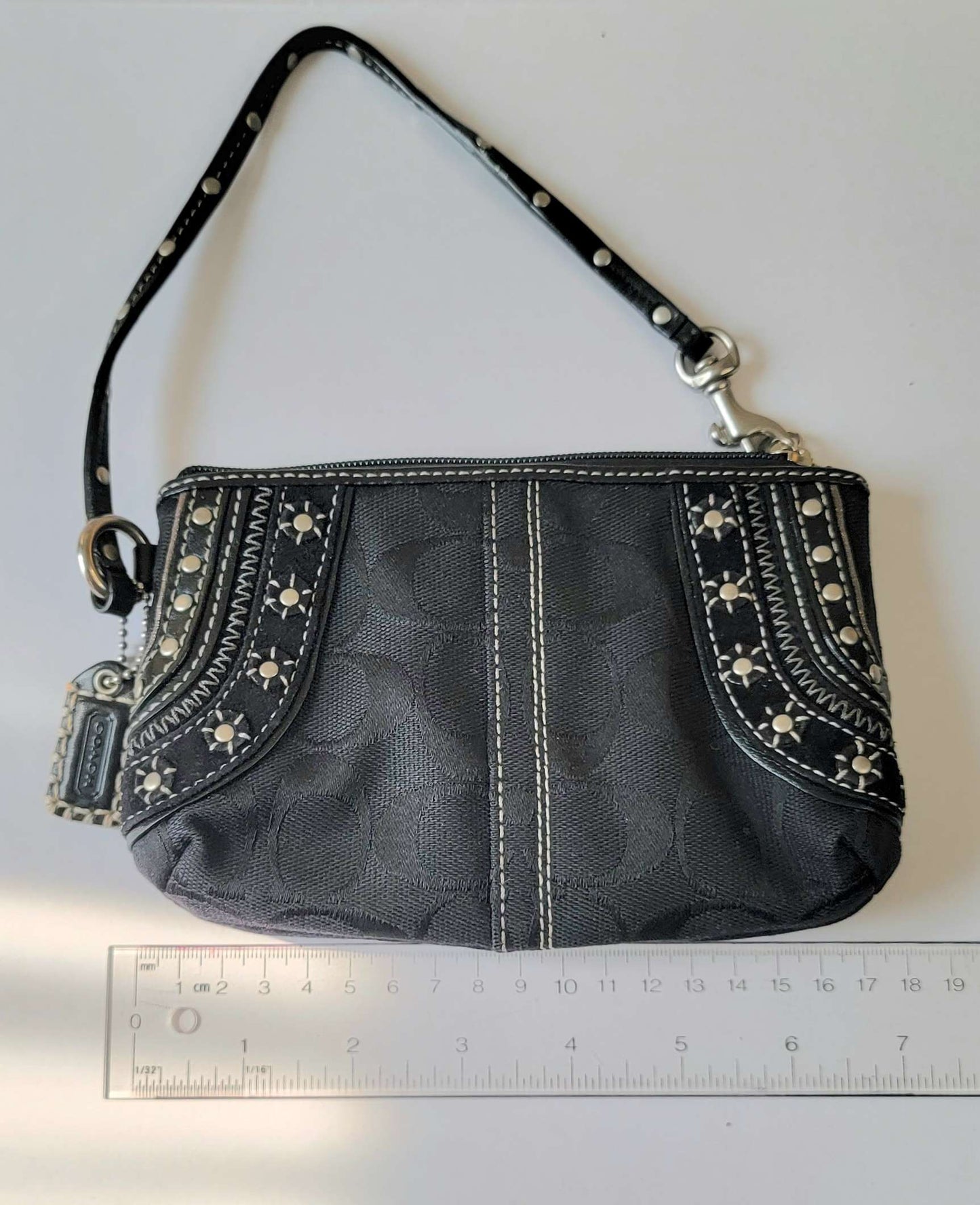 Coach: Canvas Wristlet (New no tags)