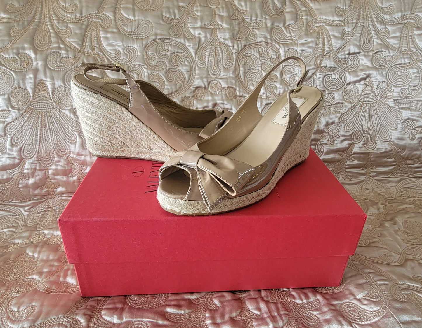 Valentino: Patent Leather Bow Sandals Size 39 - "Like New"