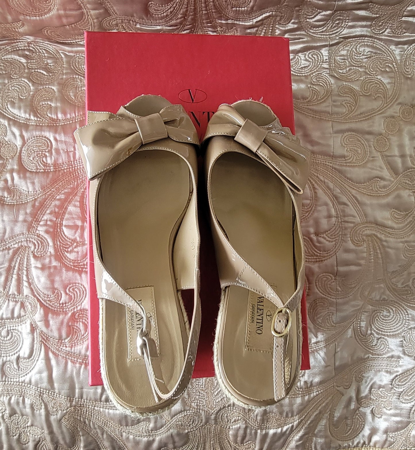 Valentino: Patent Leather Bow Sandals Size 39 - "Like New"