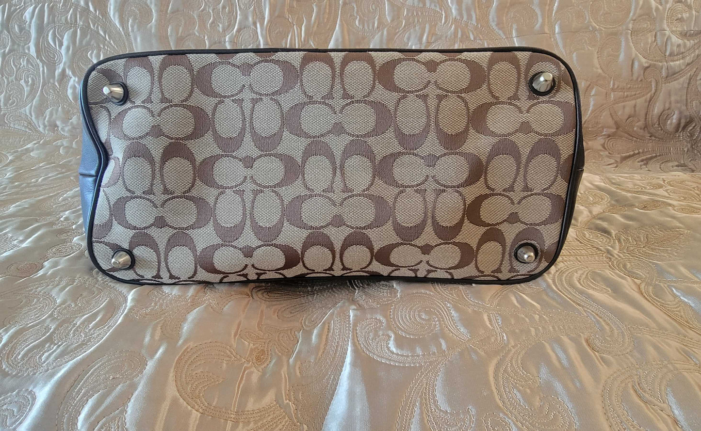 Coach: Signature Jacquard Fabric Shoulder Bag - "Like new"