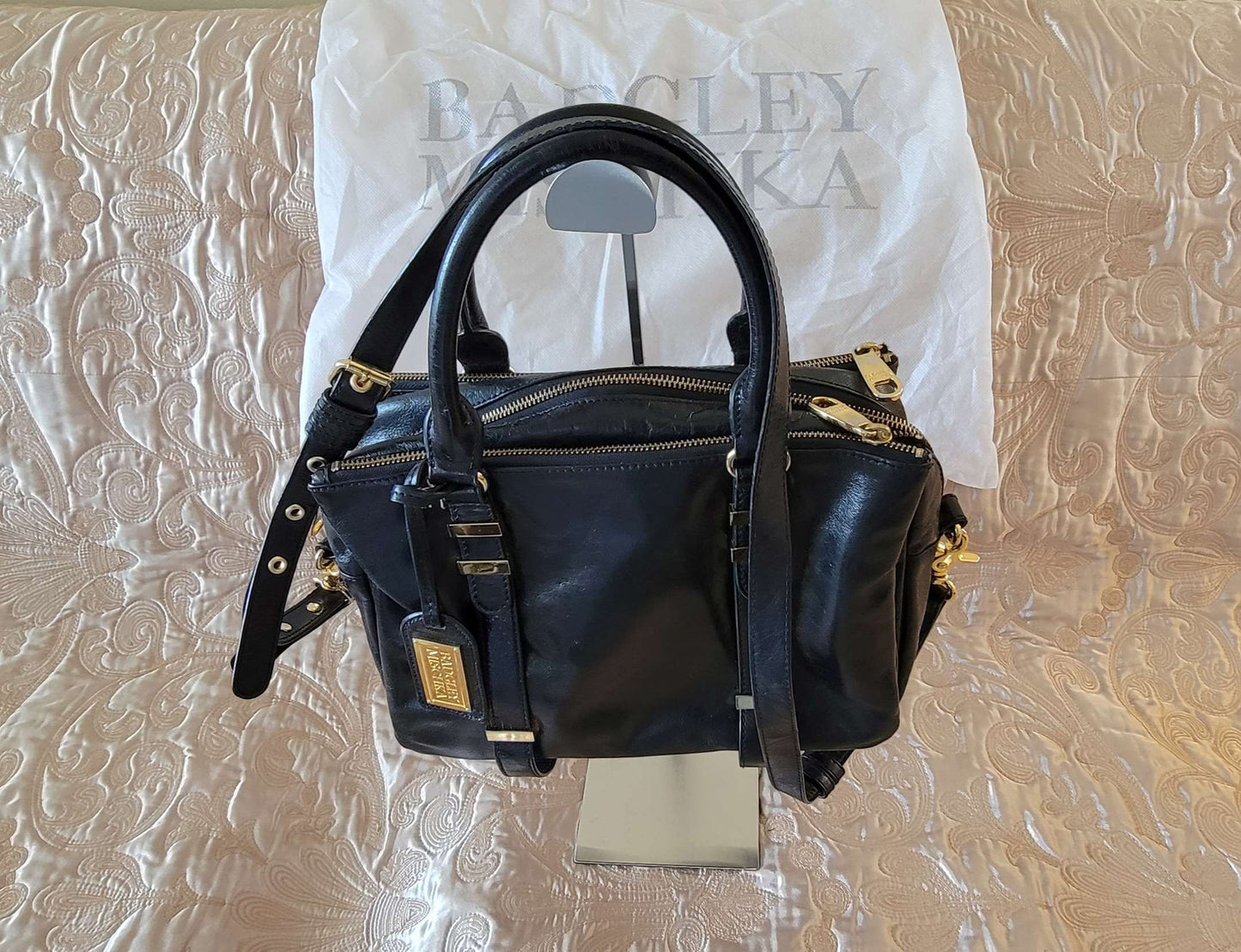 Bagley Mischka: Black Leather Shoulder Bag