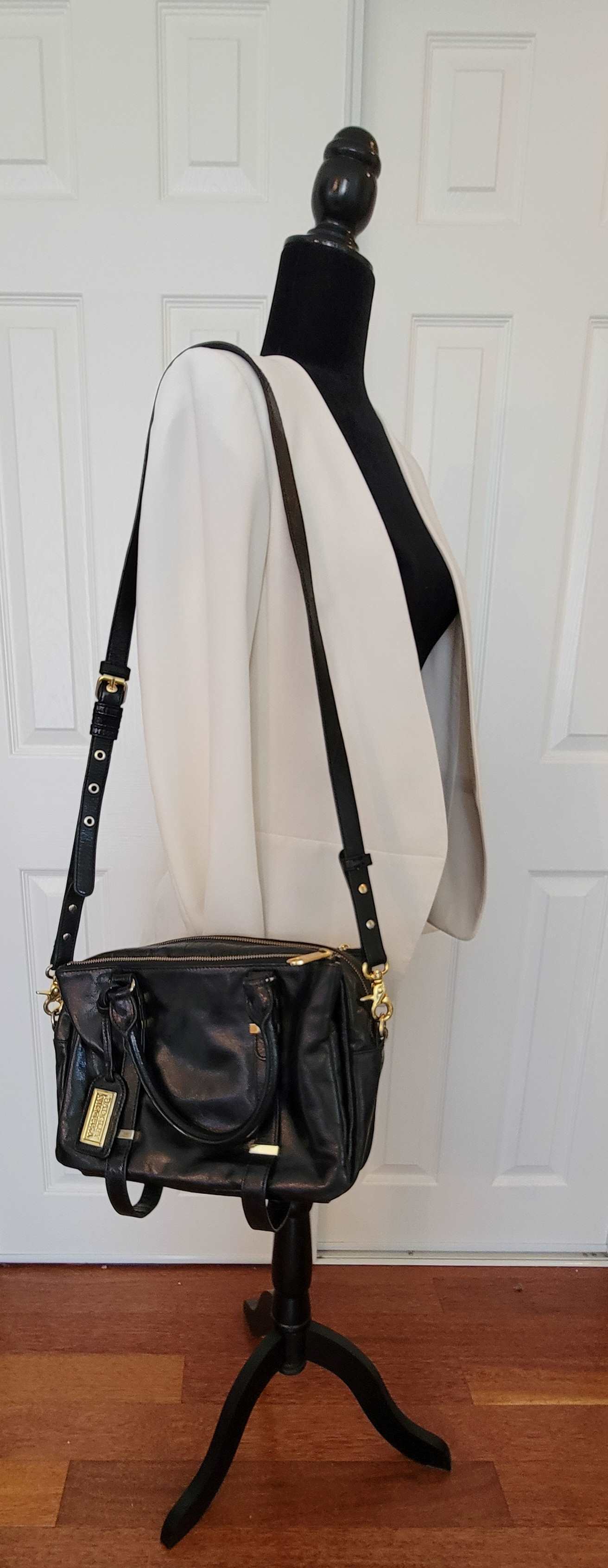 Bagley Mischka: Black Leather Shoulder Bag